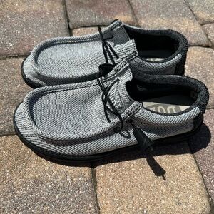 Hey Dude Men's Black and Gray Loafers